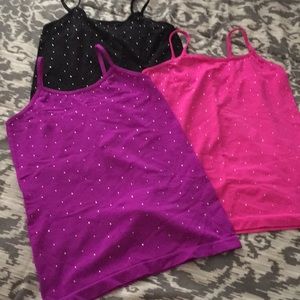Lot of 3 girls tanks 💜🖤💖